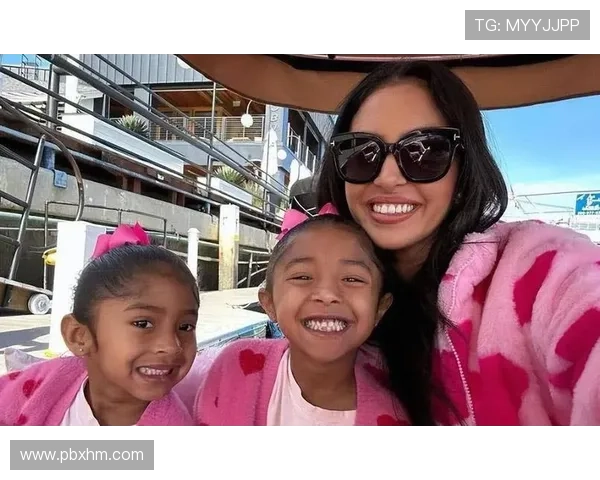 三女儿九岁生日快乐瓦妮莎在INS表达满满爱意与祝福