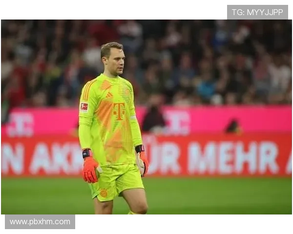 诺伊尔在对阵巴黎的欧冠比赛中展现出色长传能力创下新纪录